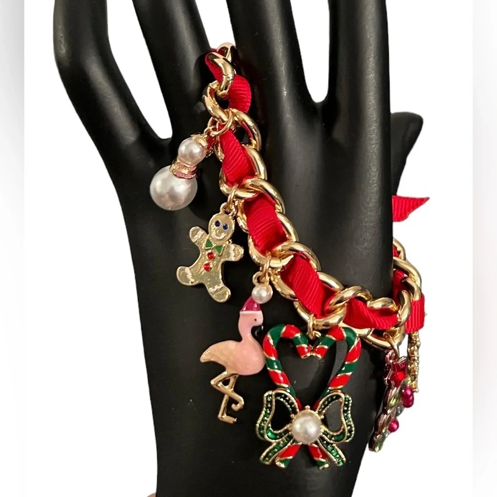 New Betsey Johnson Gold Tone Christmas Charm Rhinestone / crystal Bracelet - Picture 16 of 16